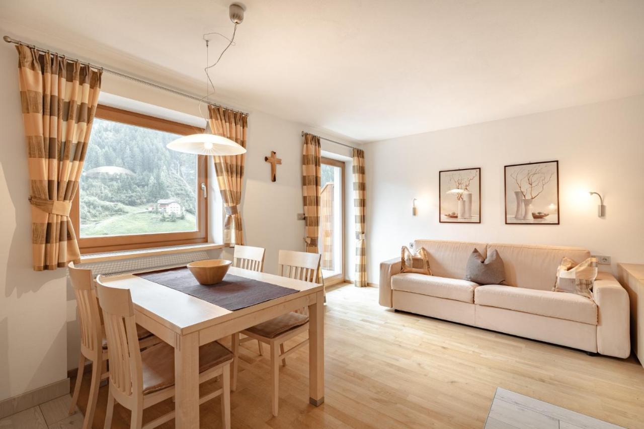 アパートメンツ ソヴァル Santa Cristina Val Gardena エクステリア 写真