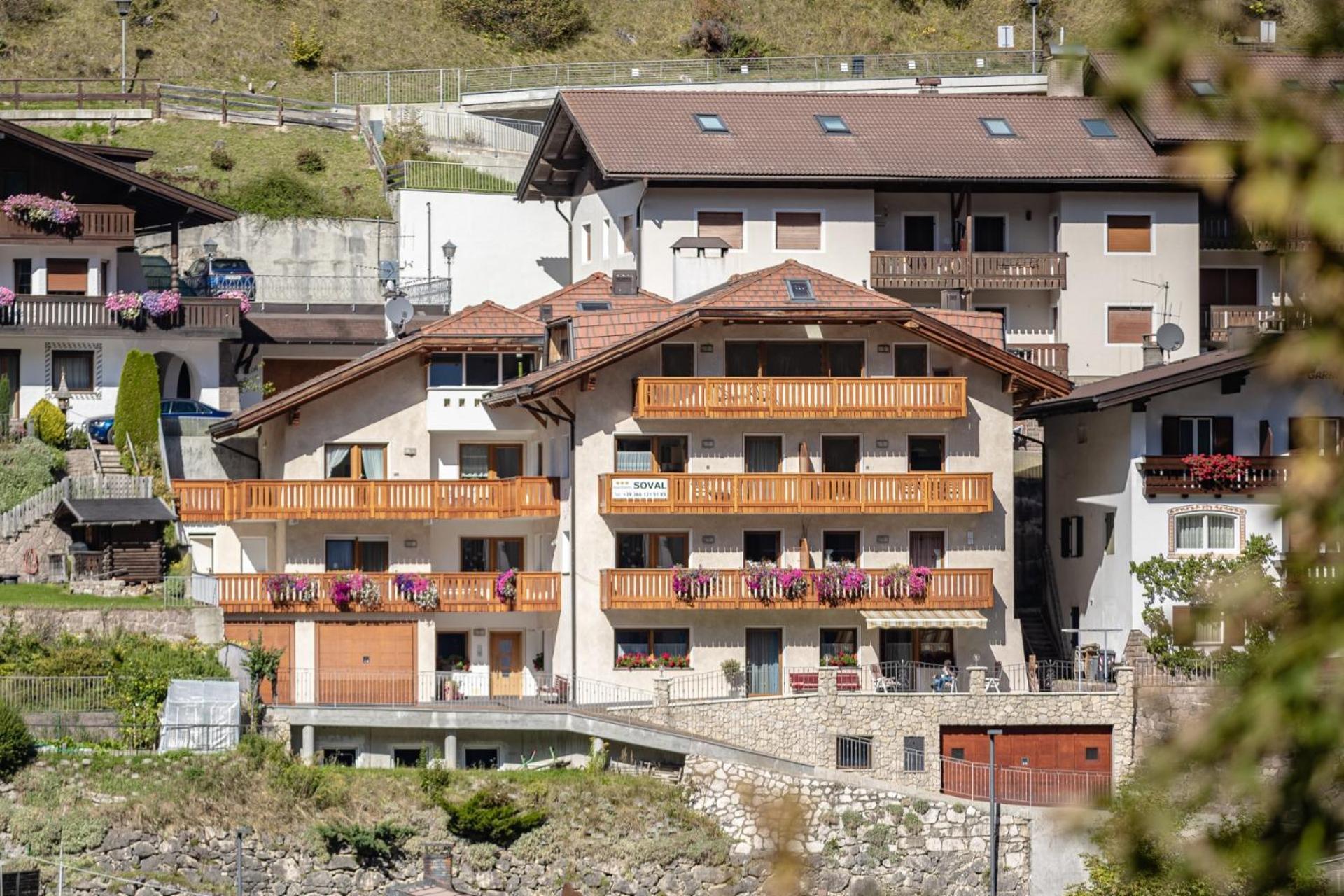 アパートメンツ ソヴァル Santa Cristina Val Gardena エクステリア 写真