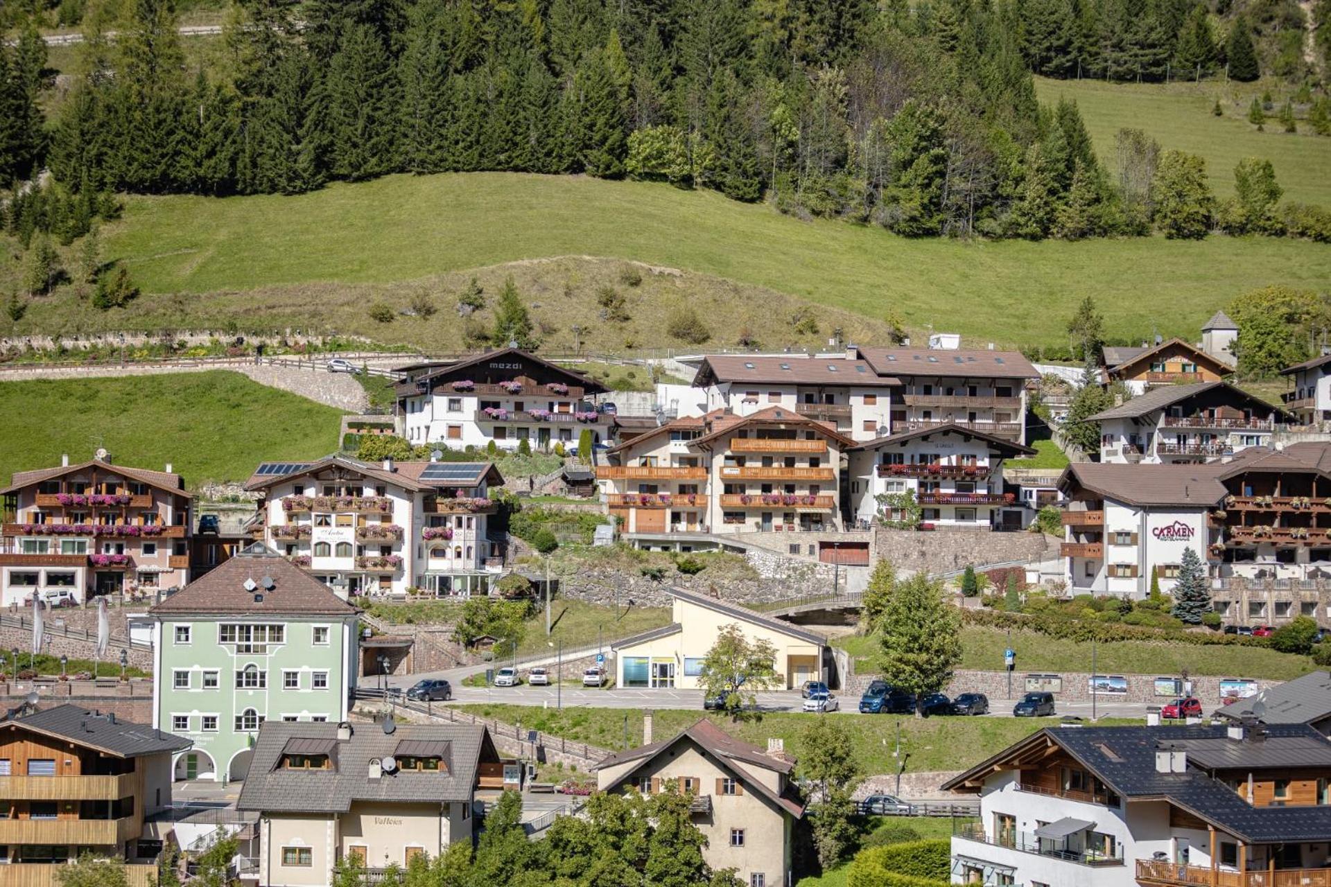 アパートメンツ ソヴァル Santa Cristina Val Gardena エクステリア 写真