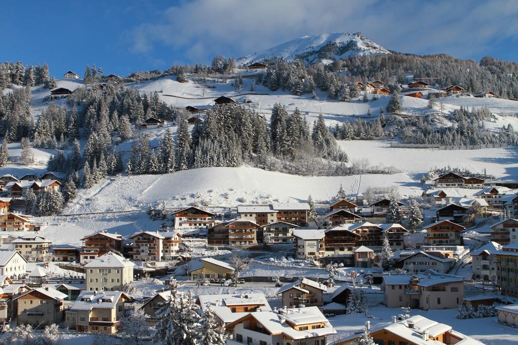 アパートメンツ ソヴァル Santa Cristina Val Gardena エクステリア 写真