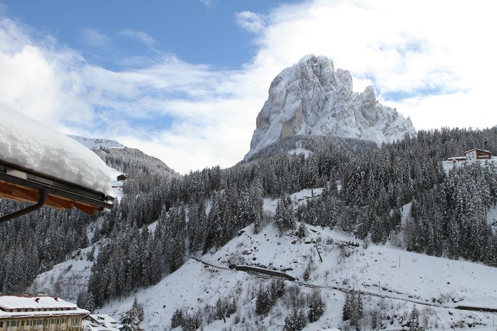 アパートメンツ ソヴァル Santa Cristina Val Gardena エクステリア 写真